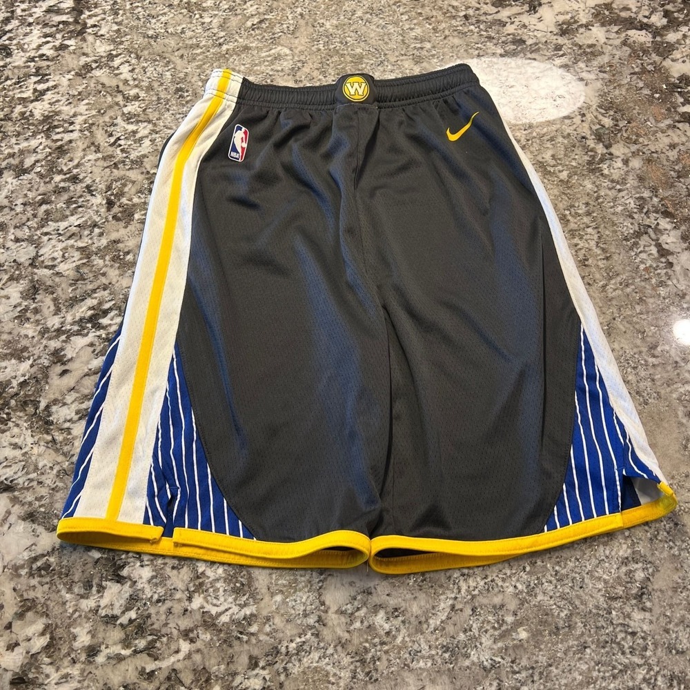 Nike Golden State Warriors NBA Basketball Shorts Youth XL Grey Blue Yellow 2010s